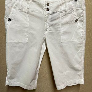 INC International Concepts White Shorts Size 12